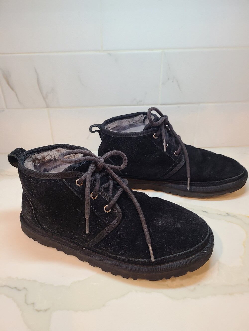 Womens UGGS black Suede Lace-Up Winter Boots 8 Womens
